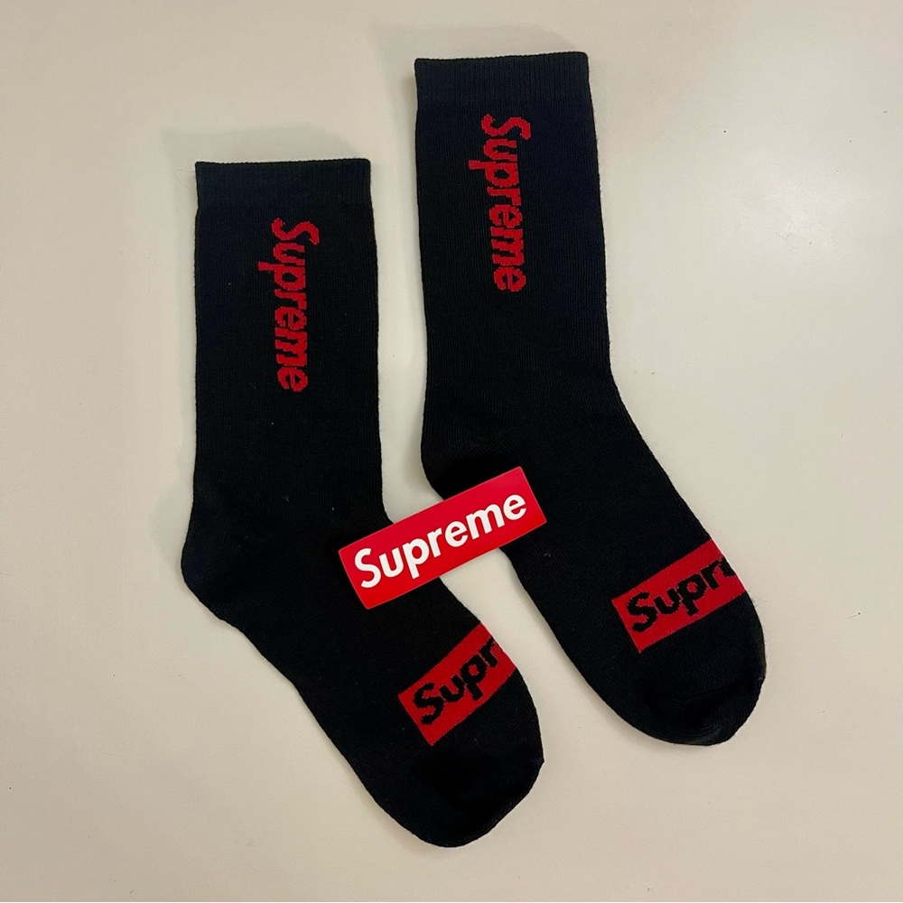 Supreme Red Logo Crew Socks - Black (1 Pair)
